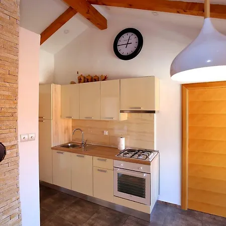 Julijana Lejlighed *